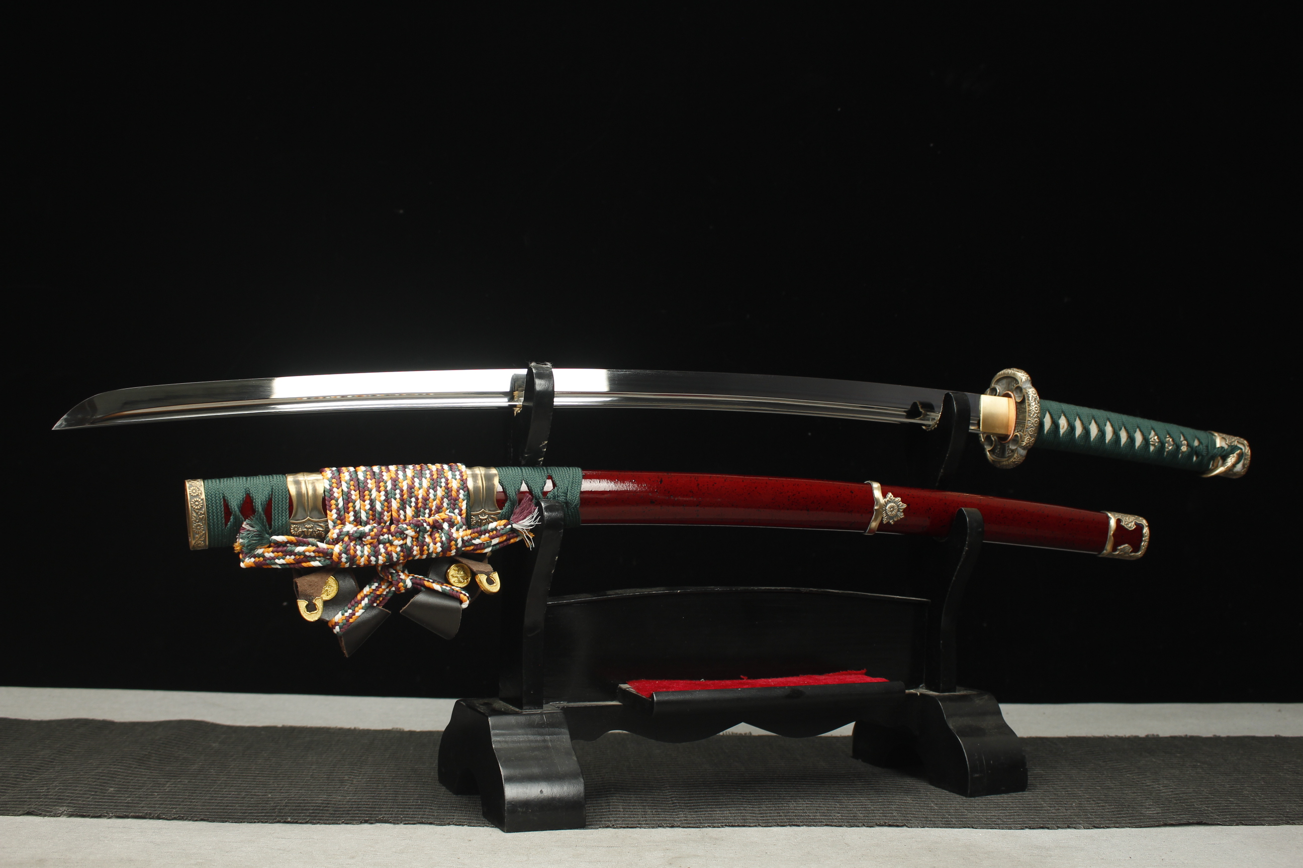 长款26寸铜装镜面太刀——十六瓣菊花太刀（镜面锋钢版） - 大祚榮刀劔